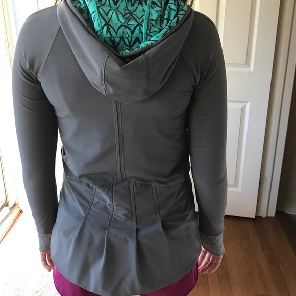 Ivivva reversible sweatshirt, size 12, EUC - Picture 2 of 4